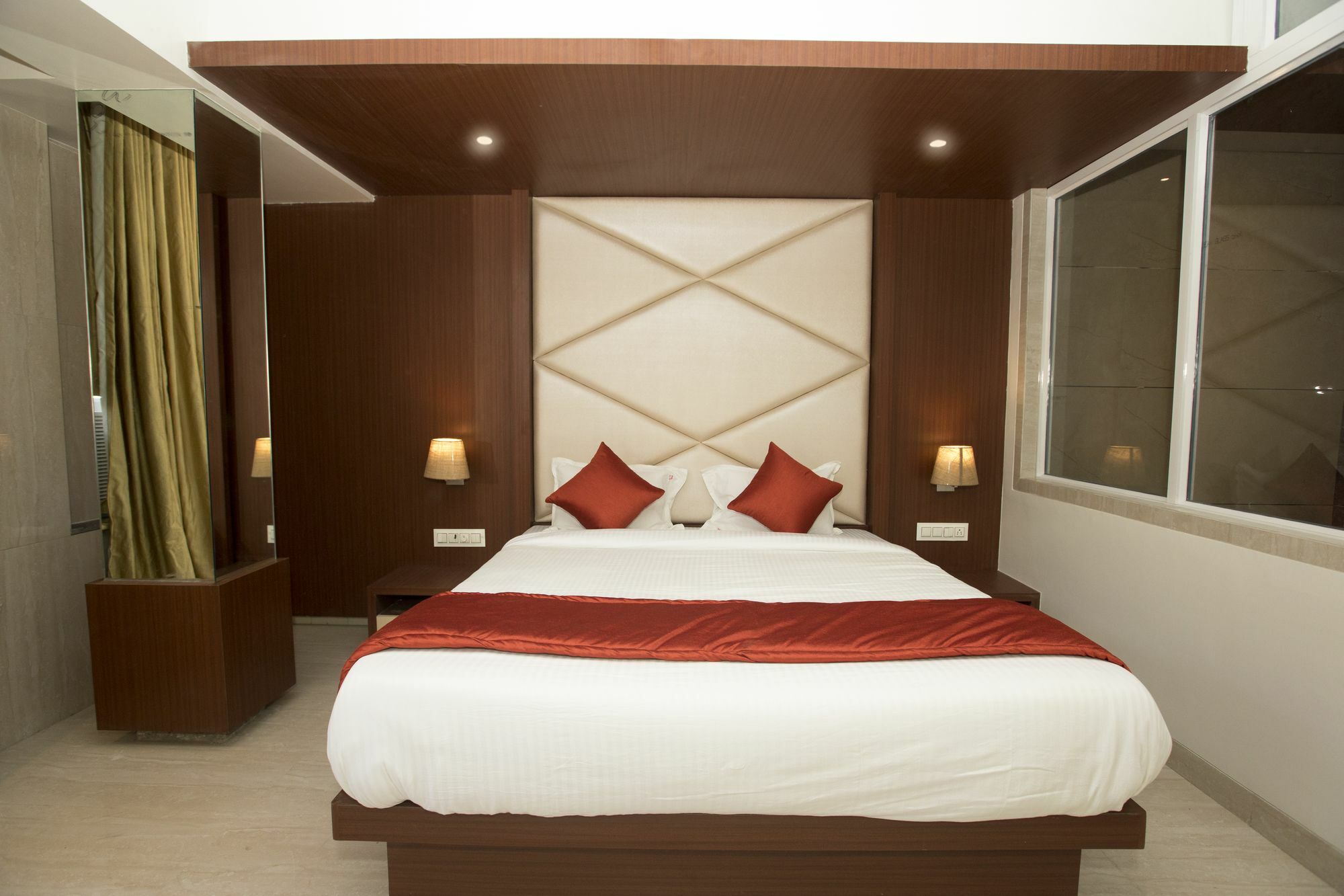 Hotel Spring Inn Mumbai Bagian luar foto